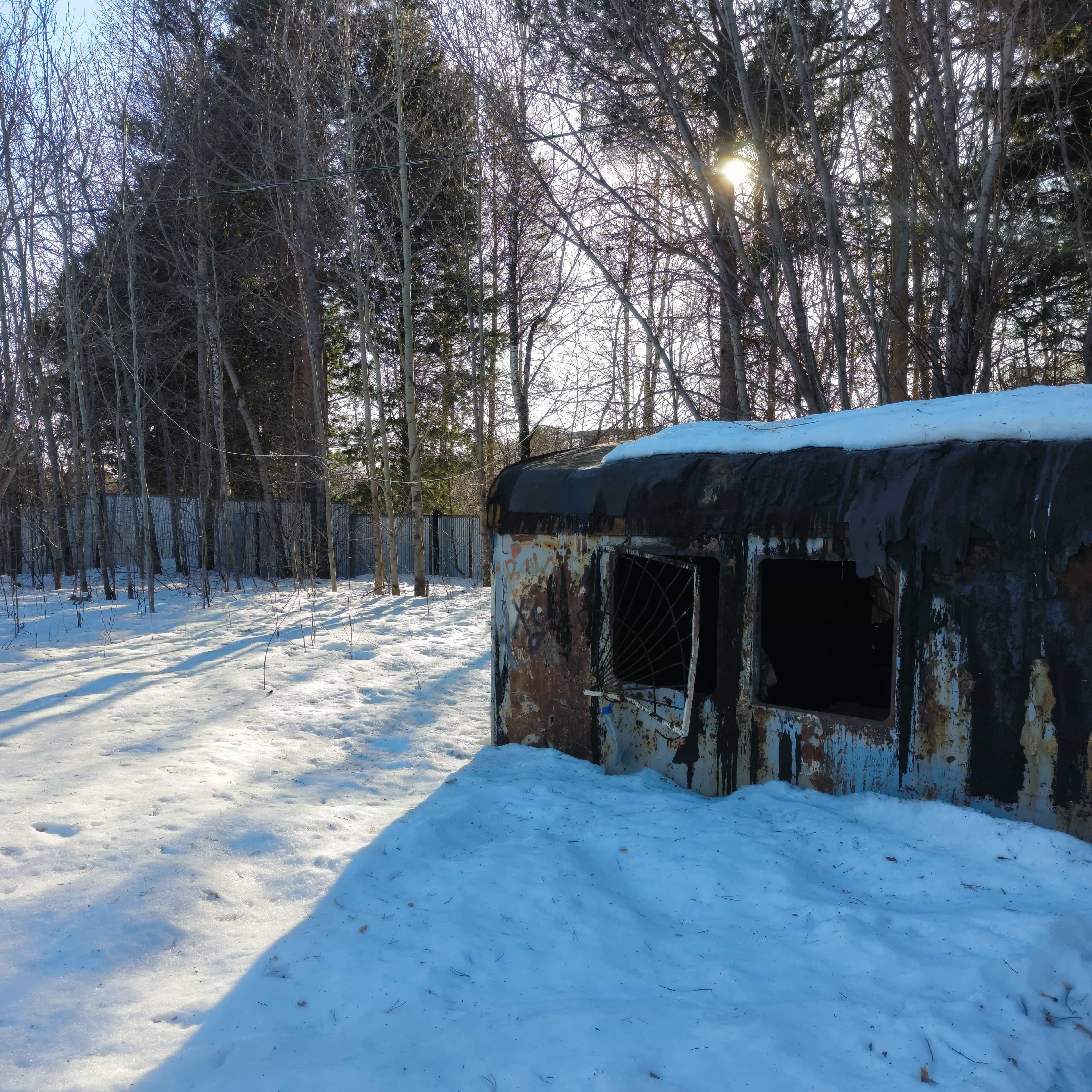 Photo from Surgut: abandoned shed.