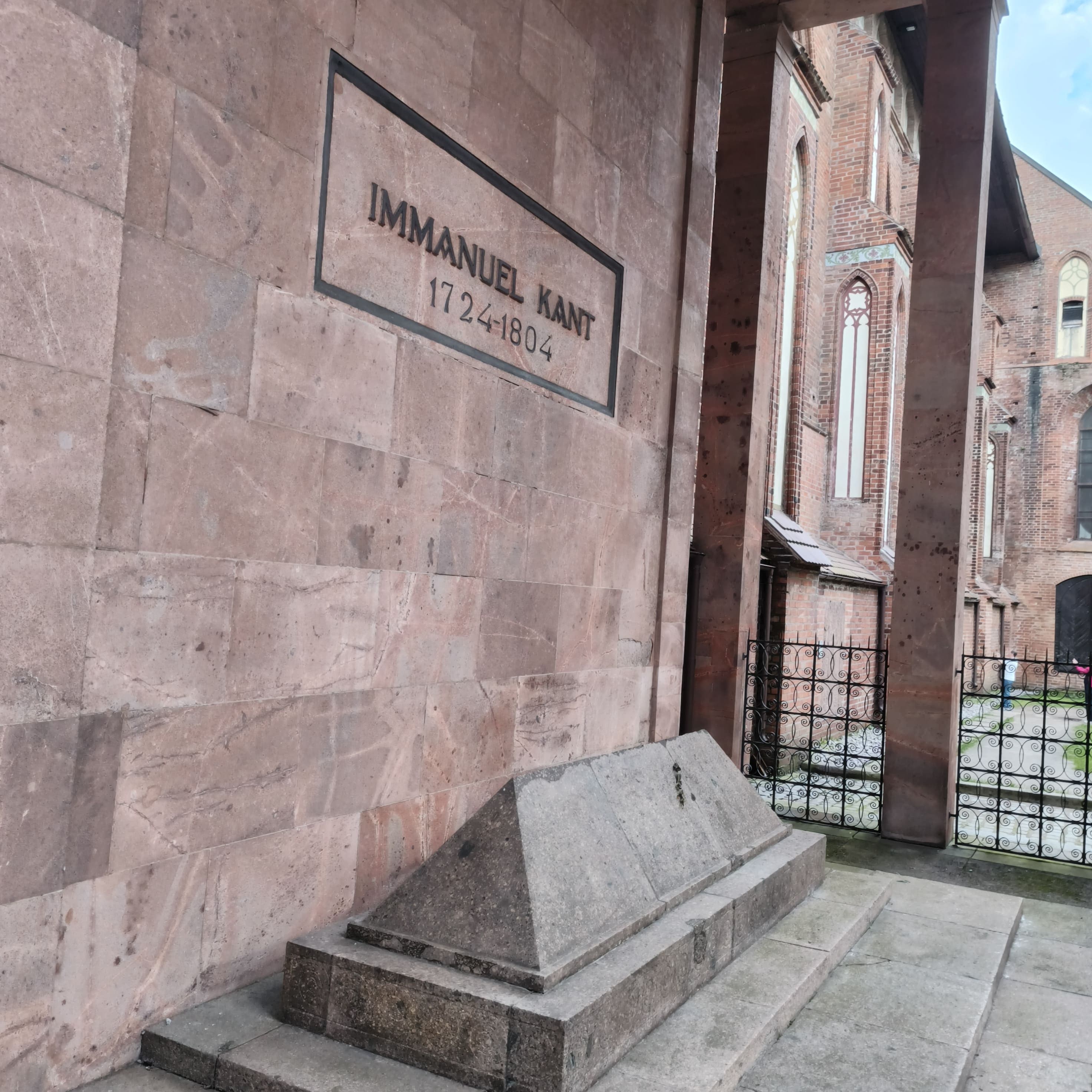 burial_of_Immanuel_Kant.jpg