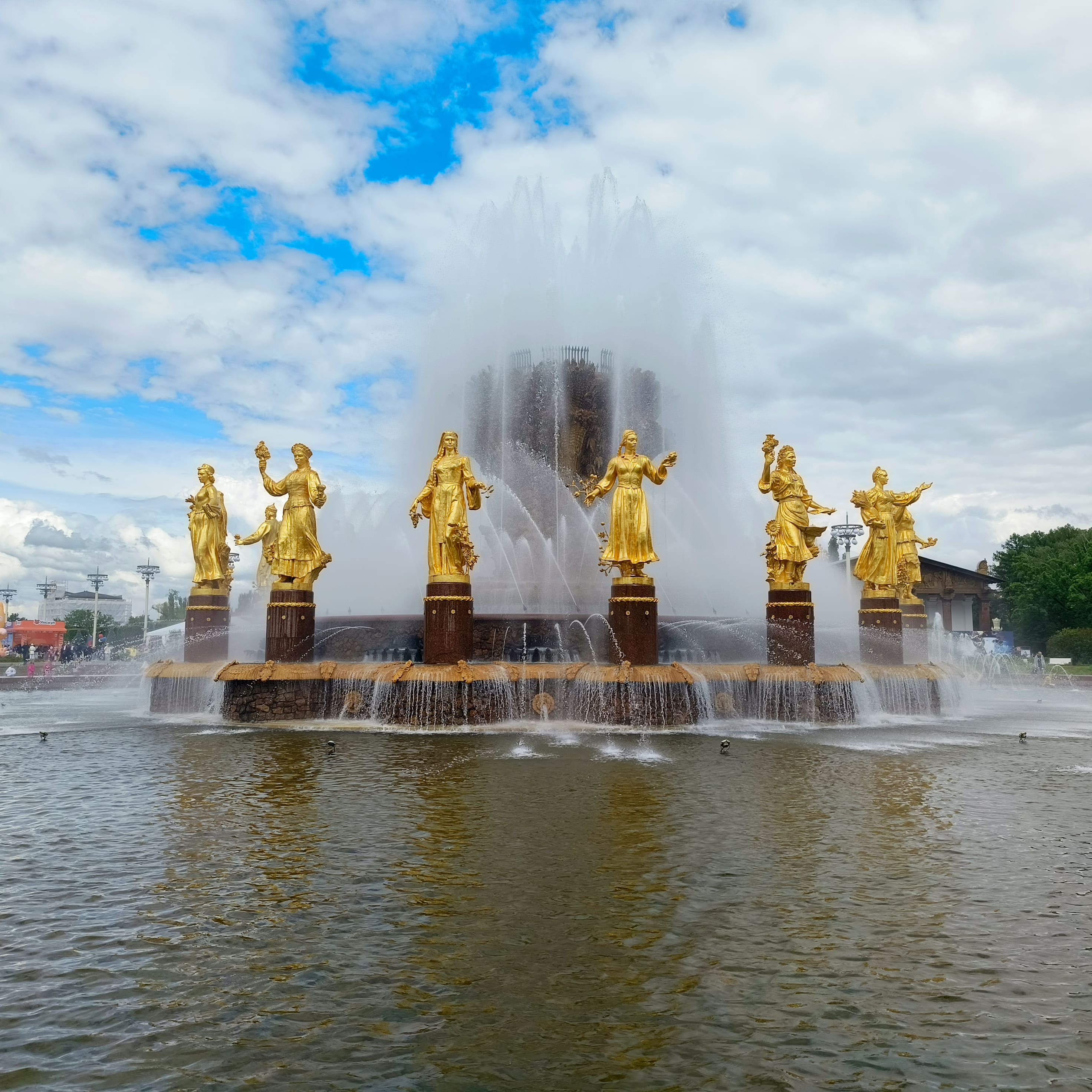 Photo from Moscow: friendship fountain.
