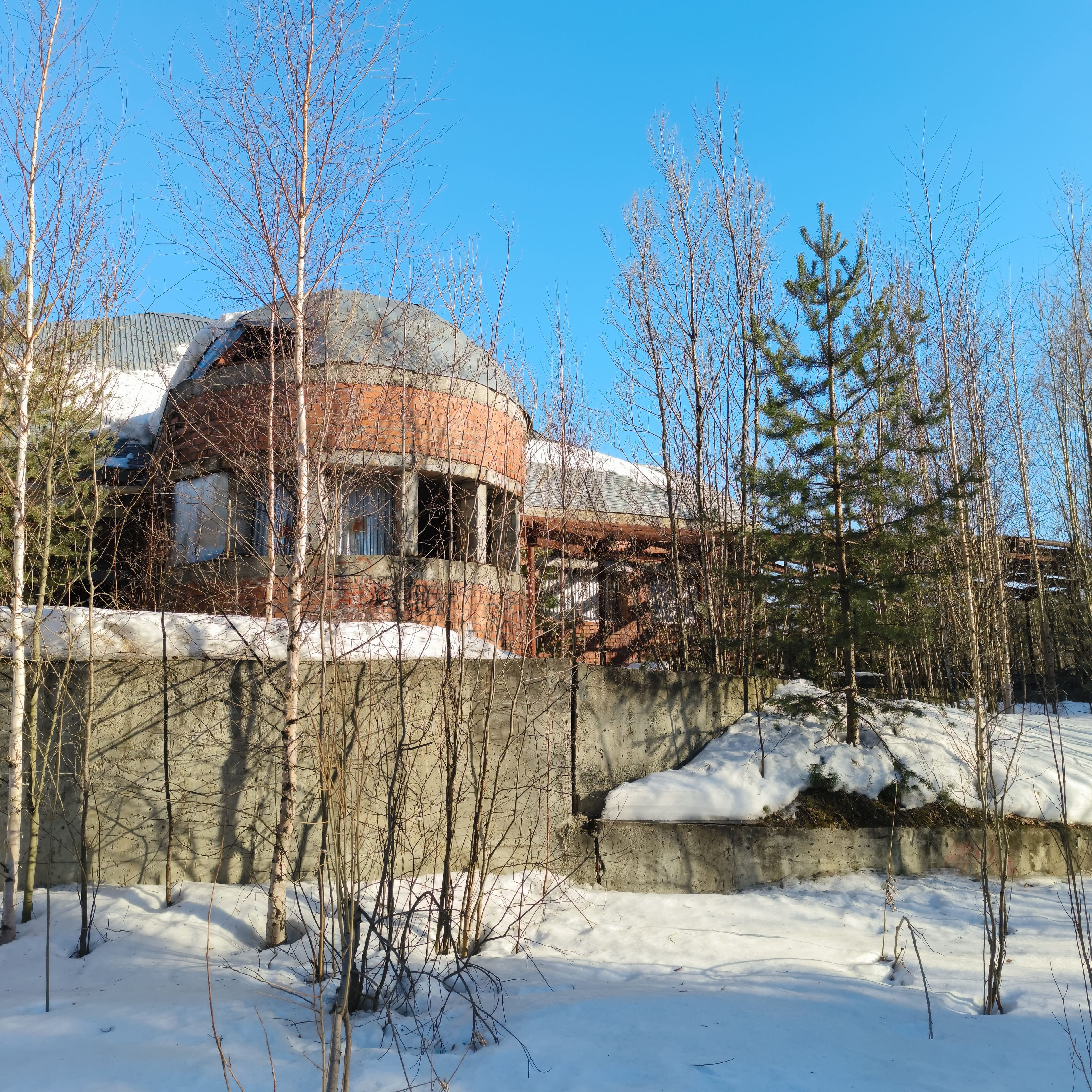 Photo from Surgut: abandoned dome.